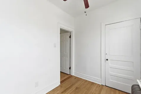 3252 East 136th Street Chicago IL 60633