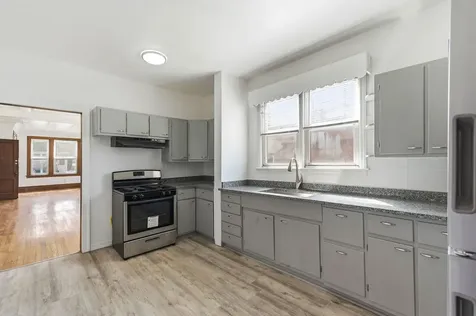 3252 East 136th Street Chicago IL 60633