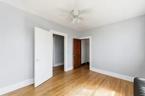 3252 East 136th Street Chicago IL 60633