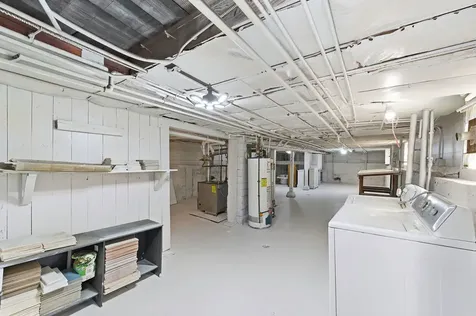 3252 East 136th Street Chicago IL 60633