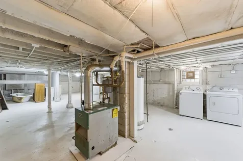 3252 East 136th Street Chicago IL 60633