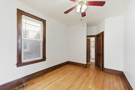 3252 East 136th Street Chicago IL 60633