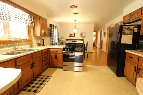 410 East Fifer Street Colfax IL 61728