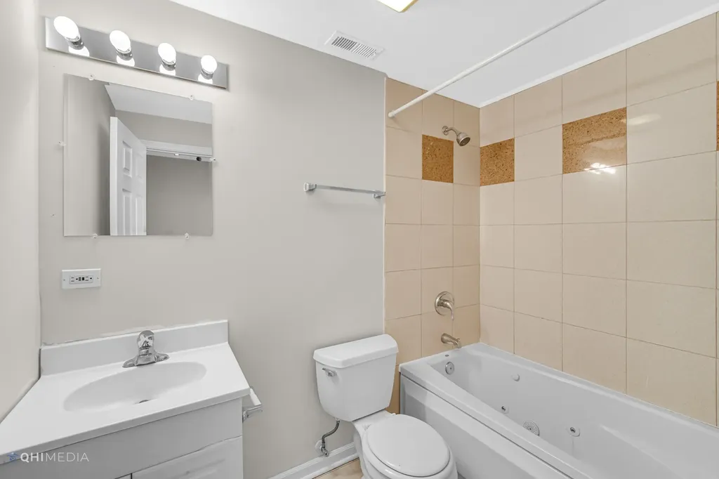 2316 West Rosemont Avenue Chicago IL 60659