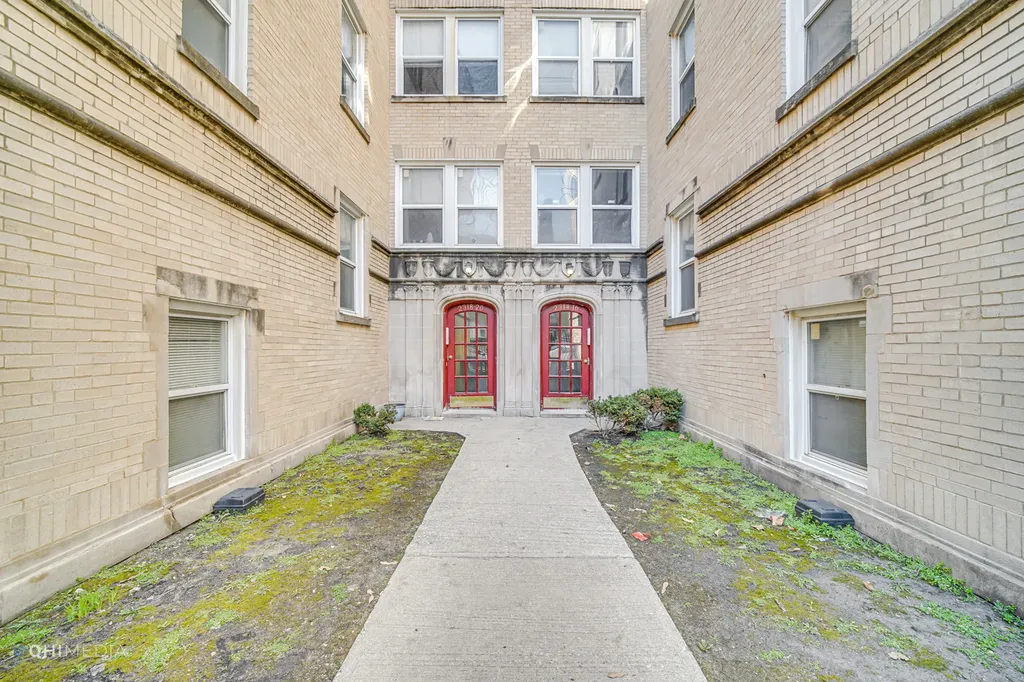 2316 West Rosemont Avenue Chicago IL 60659