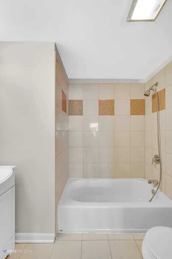 2316 West Rosemont Avenue Chicago IL 60659
