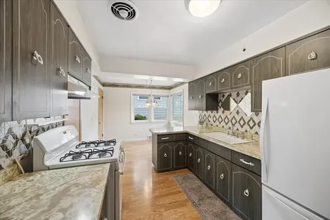 748 North Rohde Avenue Hillside IL 60162