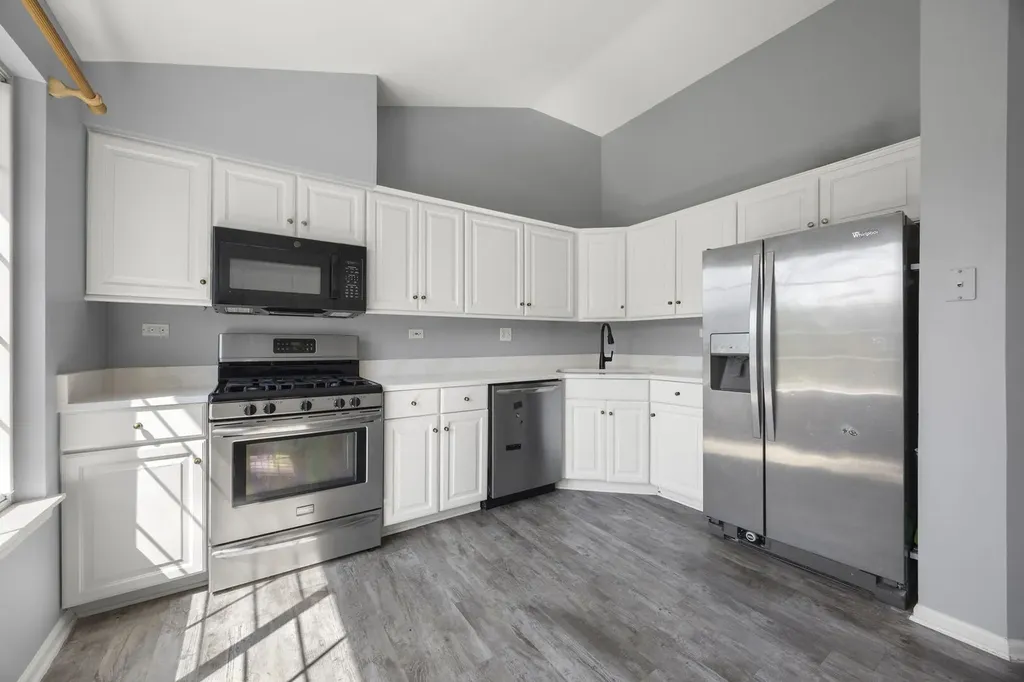 172 Concord Lane Carol Stream IL 60188