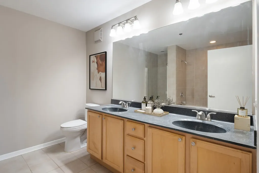 435 West Erie Street Chicago IL 60654