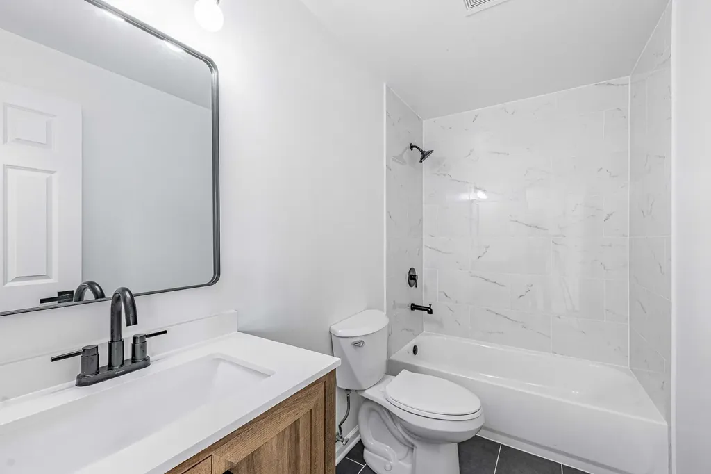 3154 North Oleander Avenue Chicago IL 60707
