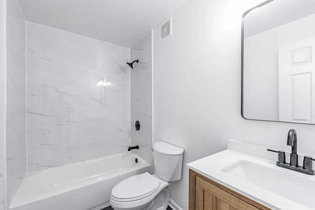 3154 North Oleander Avenue Chicago IL 60707