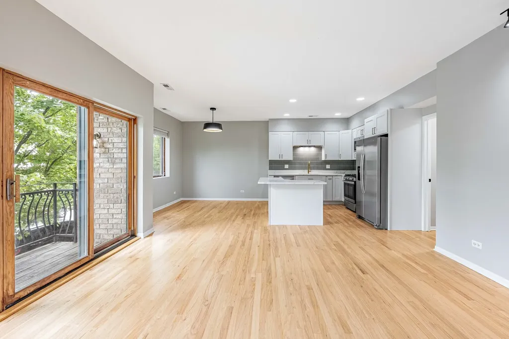 3154 North Oleander Avenue Chicago IL 60707