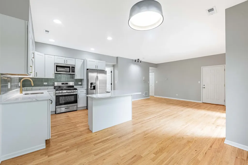 3154 North Oleander Avenue Chicago IL 60707