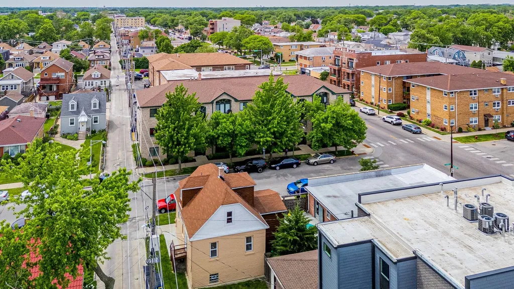 3154 North Oleander Avenue Chicago IL 60707