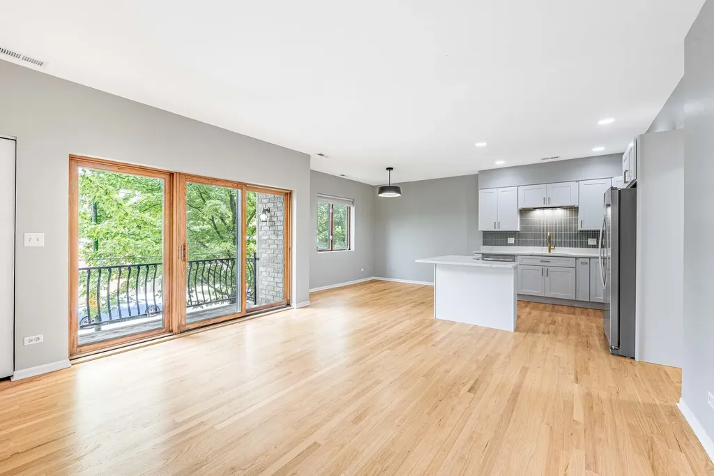 3154 North Oleander Avenue Chicago IL 60707