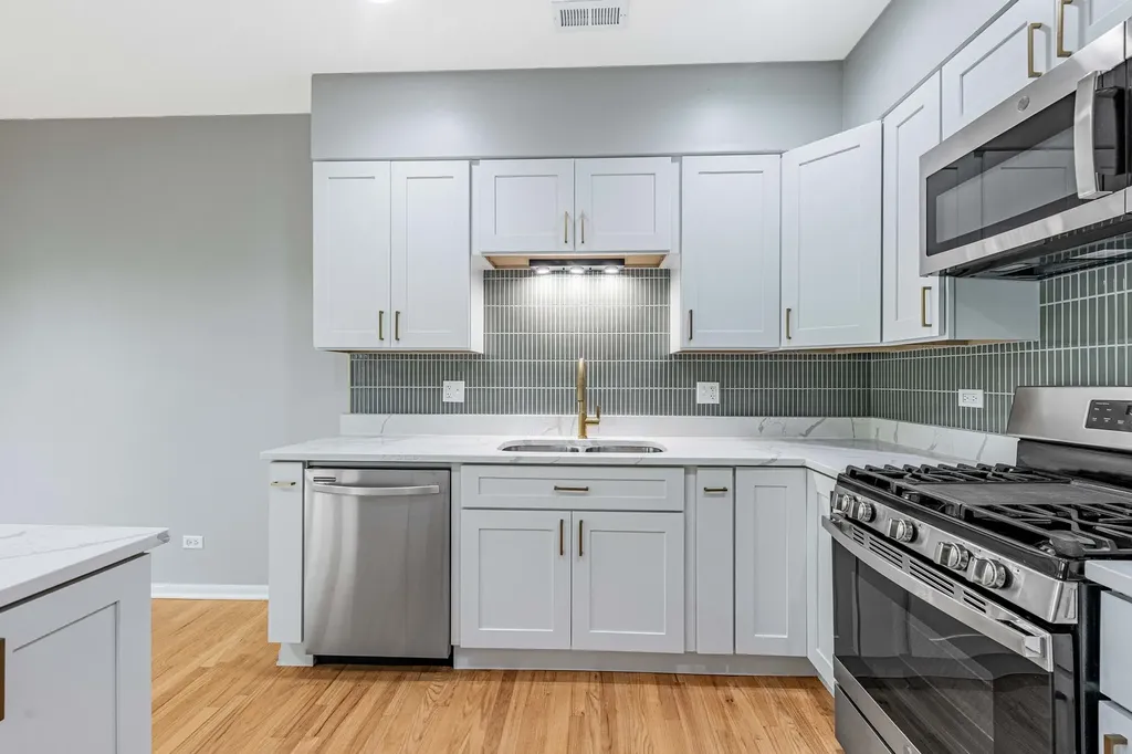 3154 North Oleander Avenue Chicago IL 60707