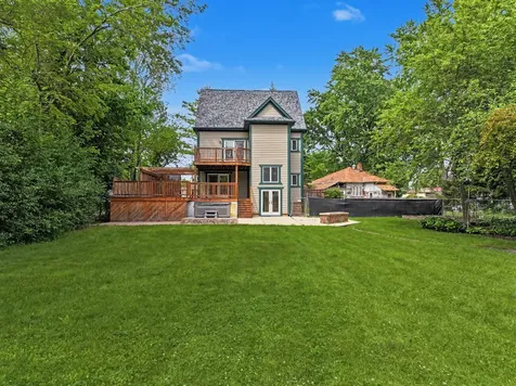 26131 West Lakeview Avenue Ingleside IL 60041