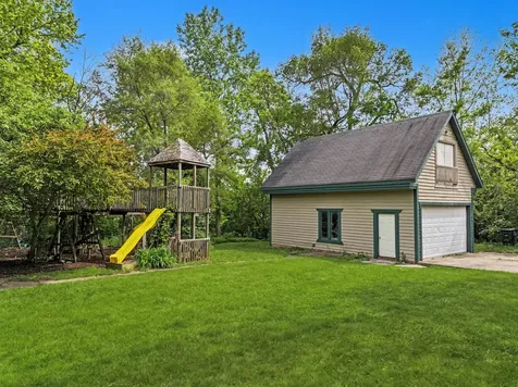 26131 West Lakeview Avenue Ingleside IL 60041