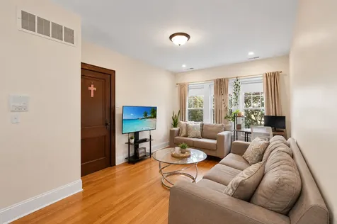 3256 North Linder Avenue Chicago IL 60641