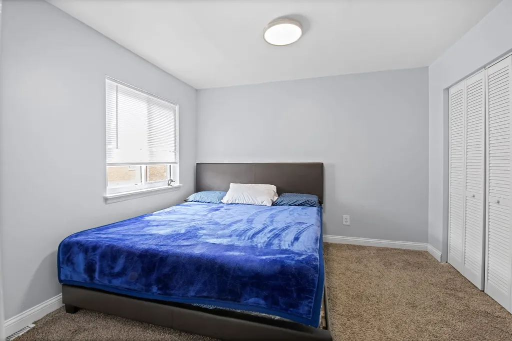 1315 Monomoy Street Aurora IL 60506