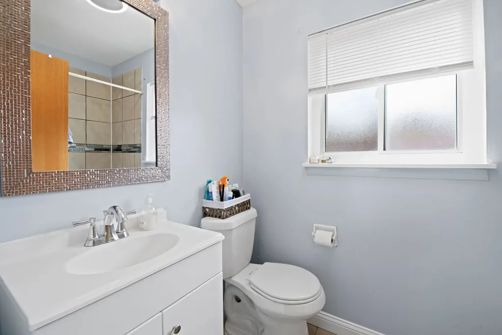 1315 Monomoy Street Aurora IL 60506