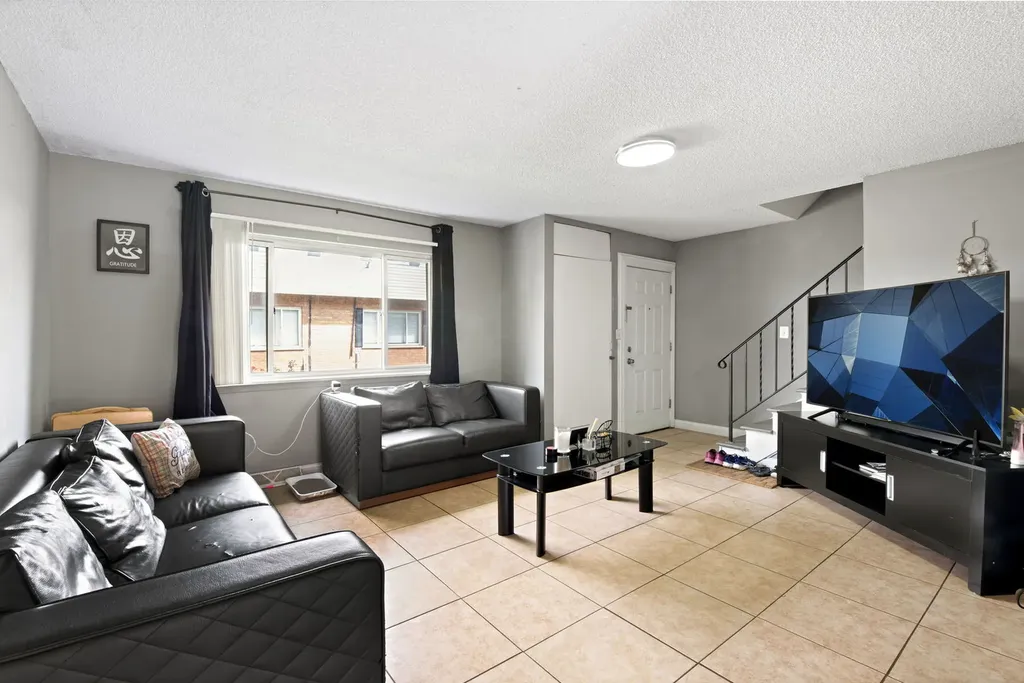 1315 Monomoy Street Aurora IL 60506