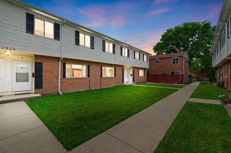 1315 Monomoy Street Aurora IL 60506