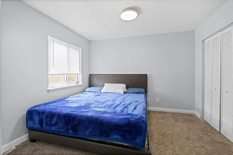 1315 Monomoy Street Aurora IL 60506
