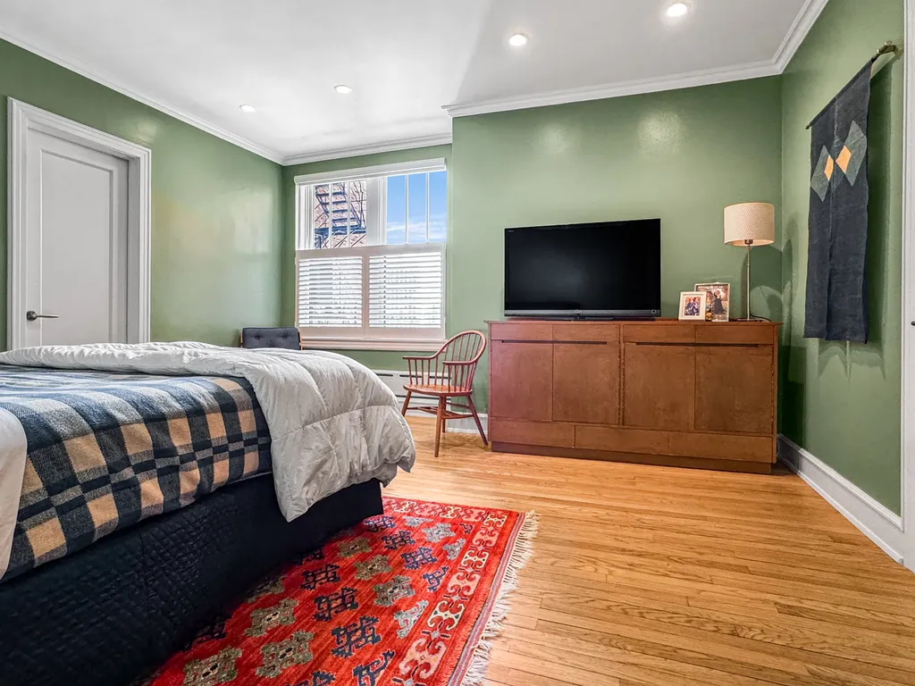 2440 North Lakeview Avenue Chicago IL 60614