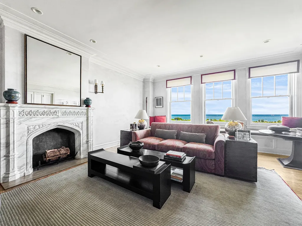 2440 North Lakeview Avenue Chicago IL 60614