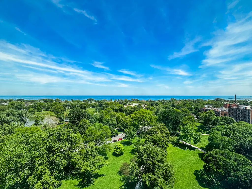 2440 North Lakeview Avenue Chicago IL 60614