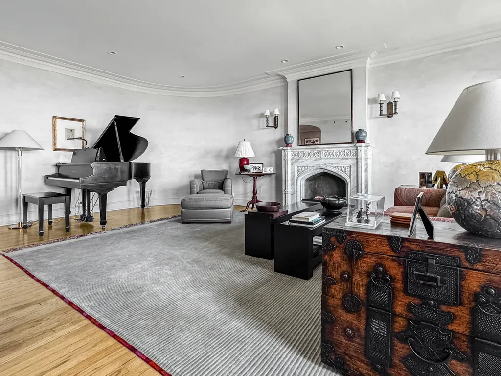 2440 North Lakeview Avenue Chicago IL 60614