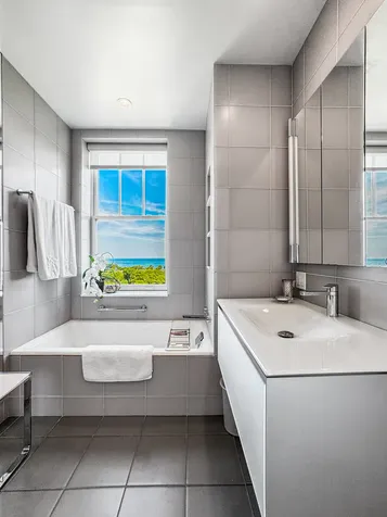 2440 North Lakeview Avenue Chicago IL 60614