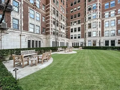2440 North Lakeview Avenue Chicago IL 60614