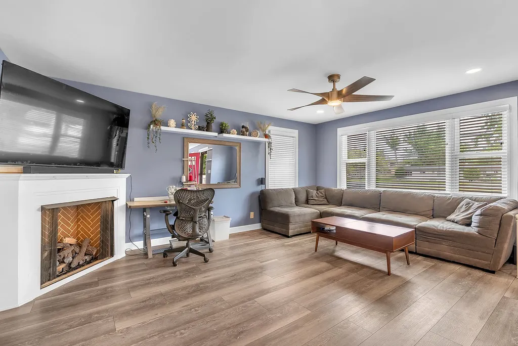 17W445 Butterfield Road Oakbrook Terrace IL 60181