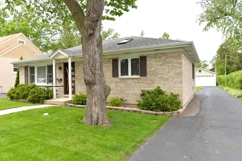 1634 East Forest Avenue Des Plaines IL 60018
