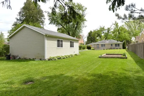 1634 East Forest Avenue Des Plaines IL 60018