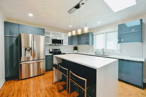 1634 East Forest Avenue Des Plaines IL 60018
