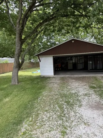 221 North Crossley Street Melvin IL 60952