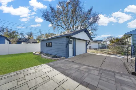 19 Mohawk Drive Thornton IL 60476