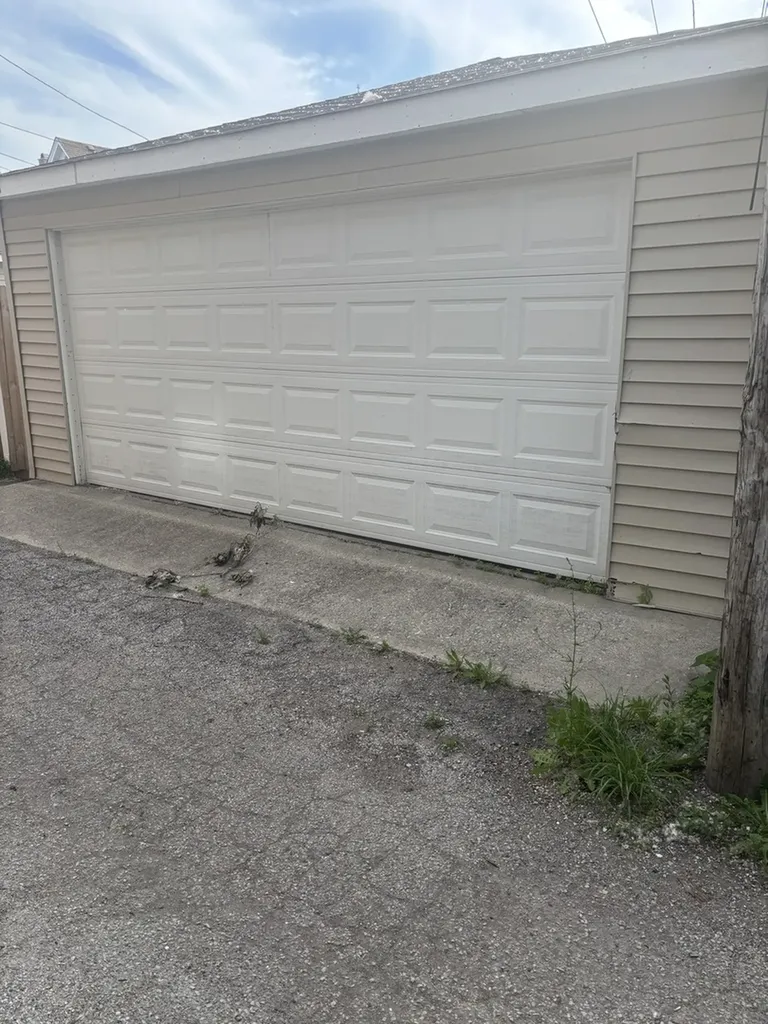 147 South Whipple Street Chicago IL 60612