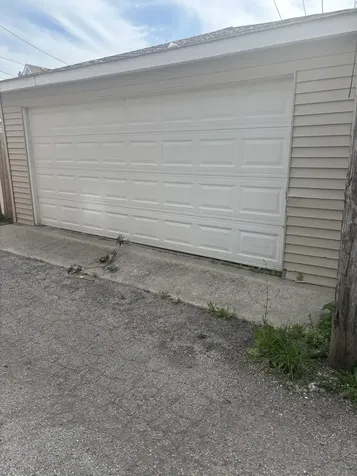 147 South Whipple Street Chicago IL 60612