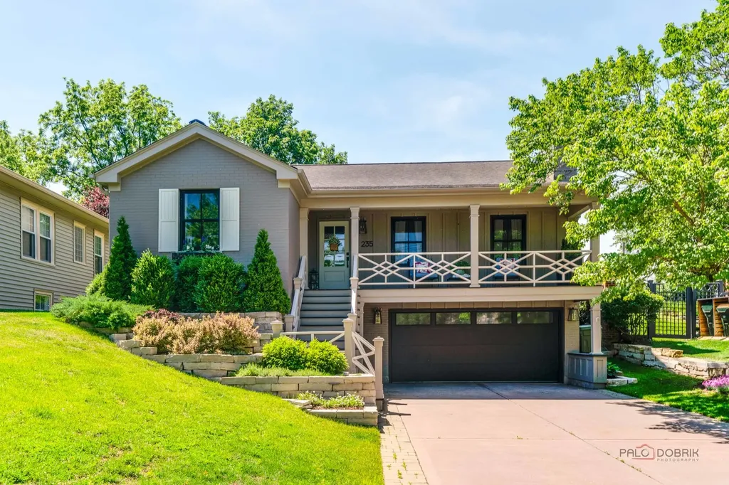 235 Coolidge Avenue Barrington IL 60010