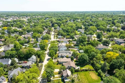 235 Coolidge Avenue Barrington IL 60010