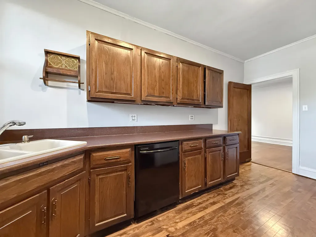 1716 West Estes Avenue Chicago IL 60626
