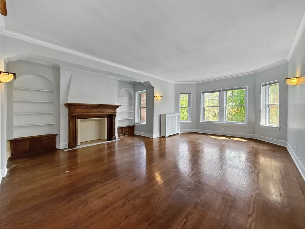 1716 West Estes Avenue Chicago IL 60626