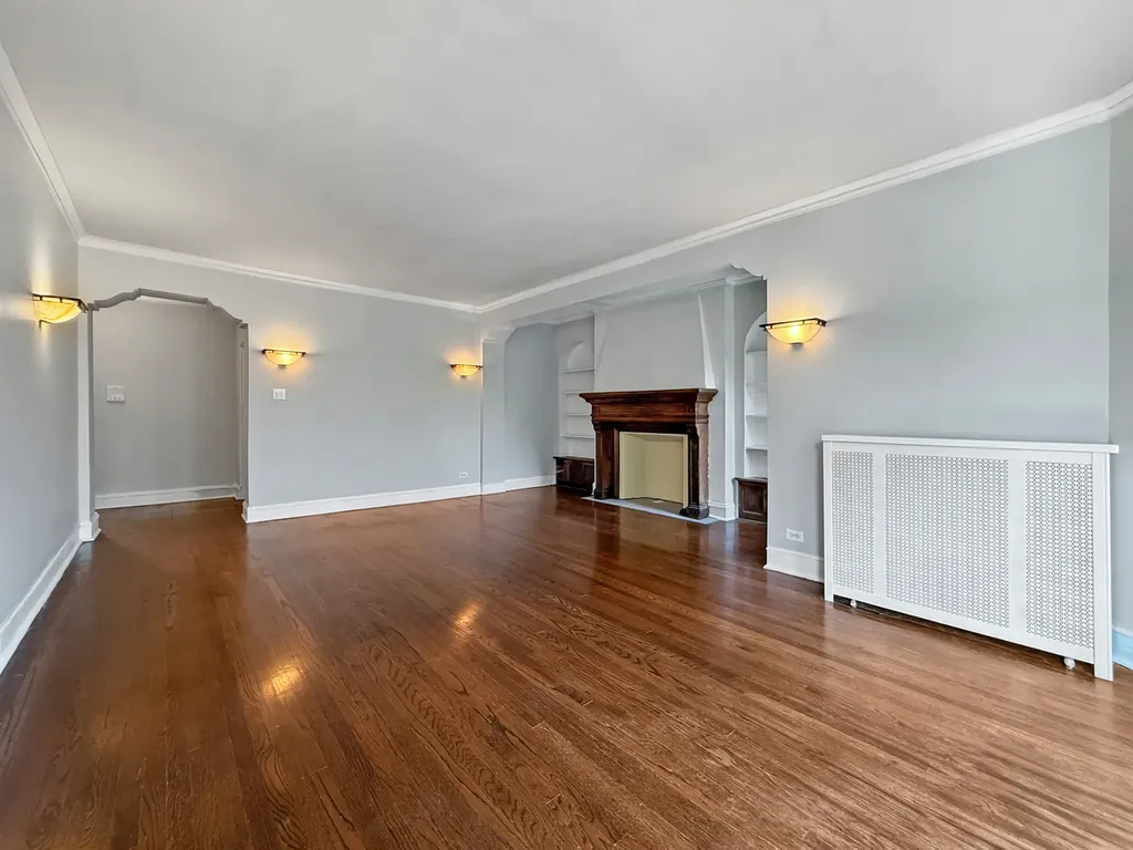 1716 West Estes Avenue Chicago IL 60626