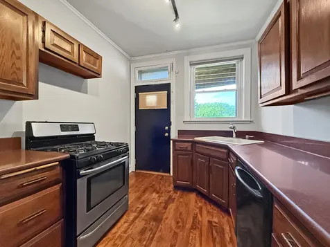 1716 West Estes Avenue Chicago IL 60626