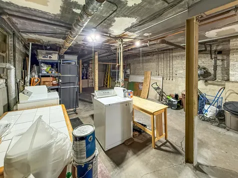 1716 West Estes Avenue Chicago IL 60626
