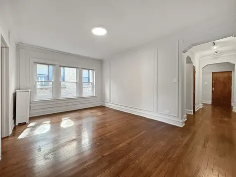 1716 West Estes Avenue Chicago IL 60626